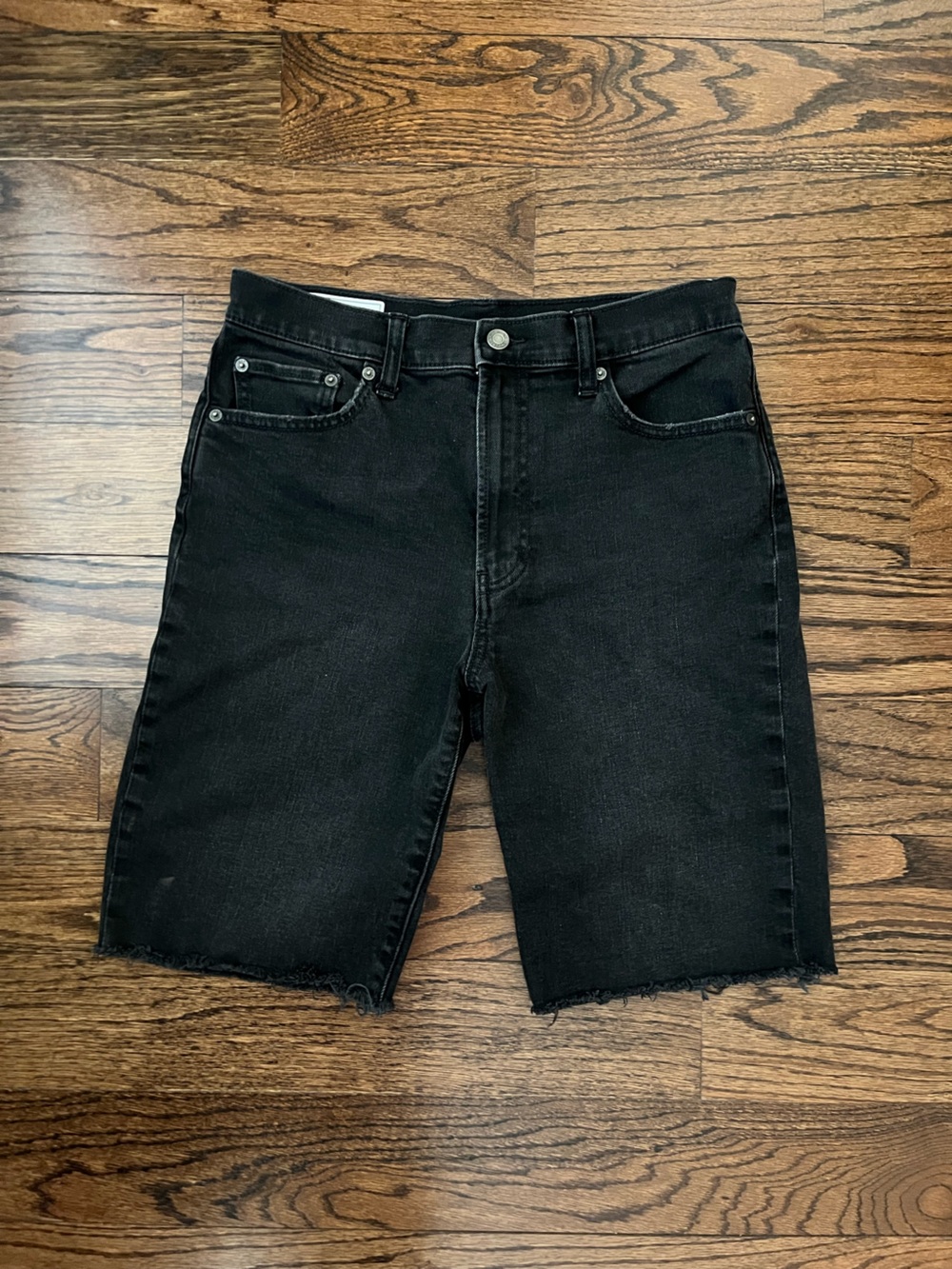 NWOT GAP Black Denim Cutoff Bermuda Jean Shorts - Raw Hem